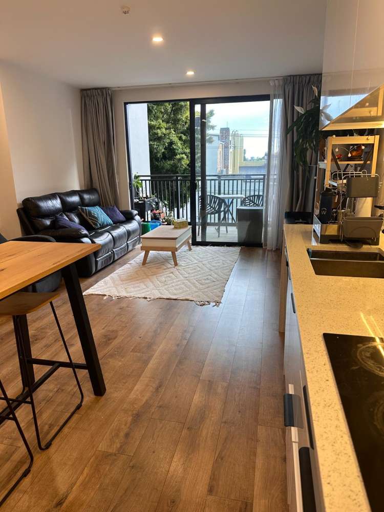 1A/104 KINGS ROAD Mount Roskill_5