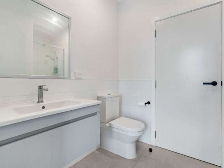 710/770A Great South Road Wiri_3