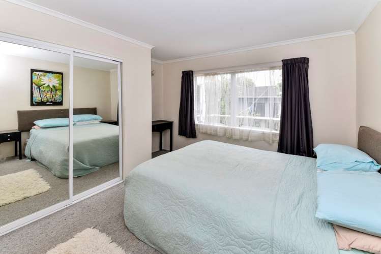 23 Sunningdale Street Wattle Downs_14