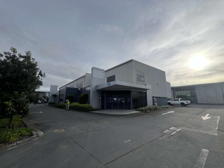 128 and 128A Hugo Johnston Drive_0