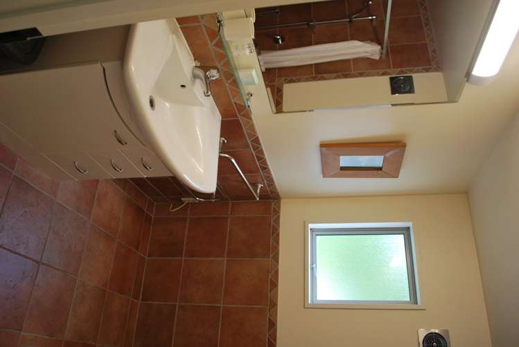 2/70 Dart Place Fernhill/Sunshine Bay_4