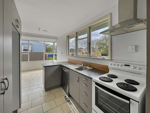 2 Salford Place Awapuni_2