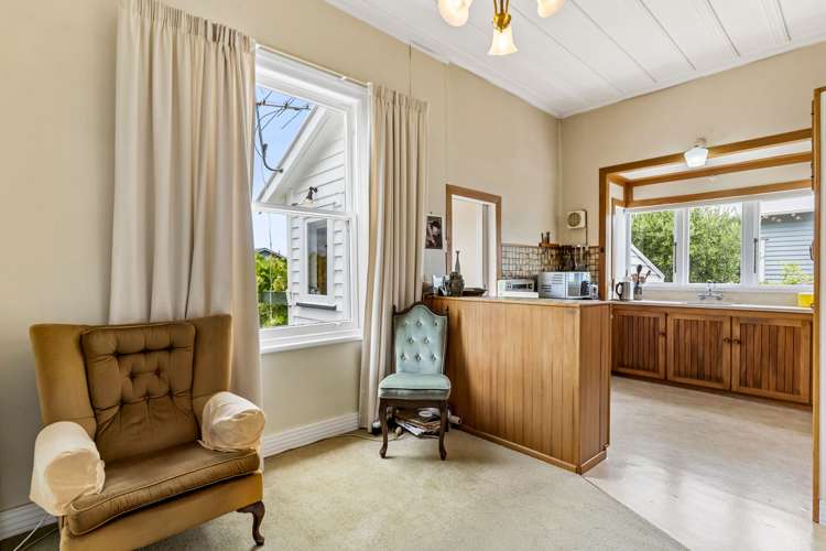 5 Ascot Avenue Narrow Neck_5