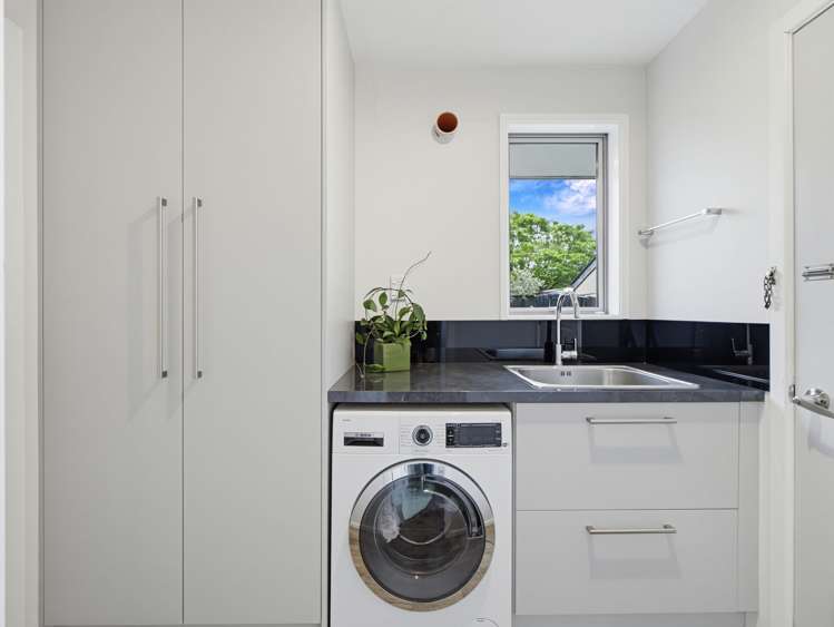 2/4 Queenspark Drive Parklands_17