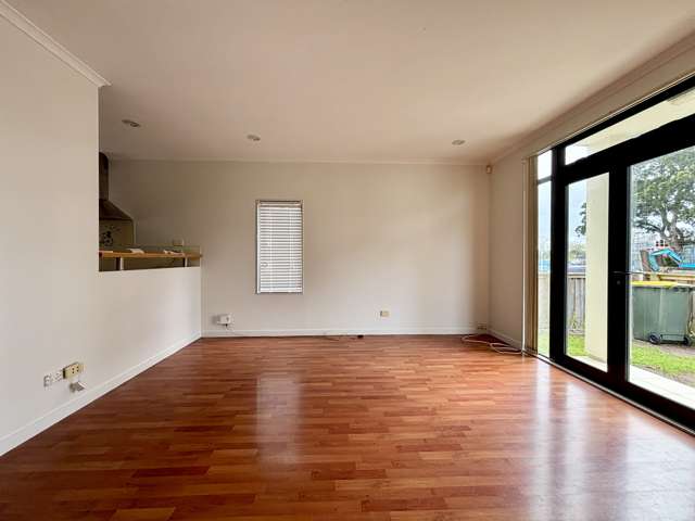 64 Gunner Drive Te Atatu Peninsula_1