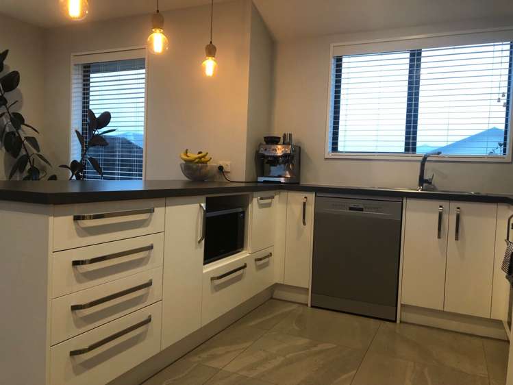 82 Sunline Avenue Lincoln_3