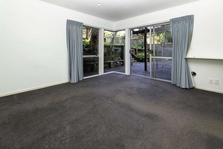 14 Charles Dickens Drive Mellons Bay_9