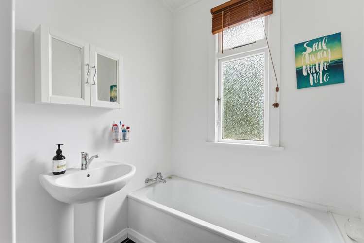 124 Anzac Parade Whanganui East_10