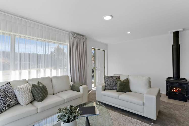 714 Courtenay Road_3