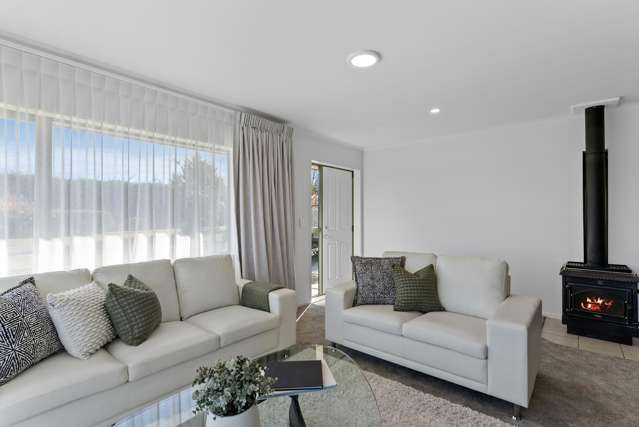 714 Courtenay Road Charing Cross_3