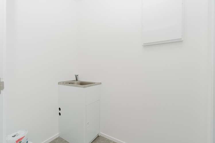 1/47 Cabourne Drive Glenview_13