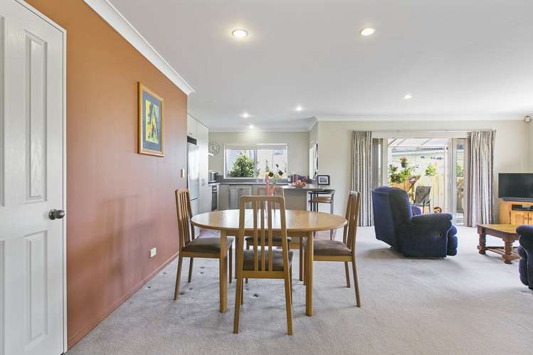 6 Crows Road Swanson_10