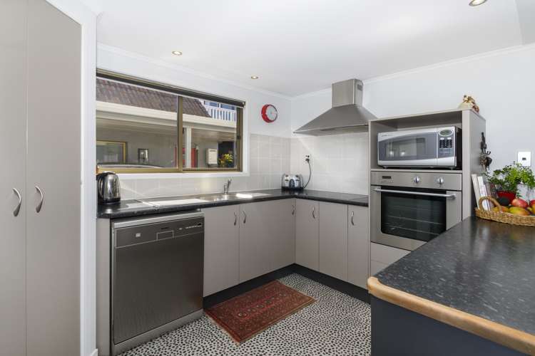 5b Stratford Place Otumoetai_8