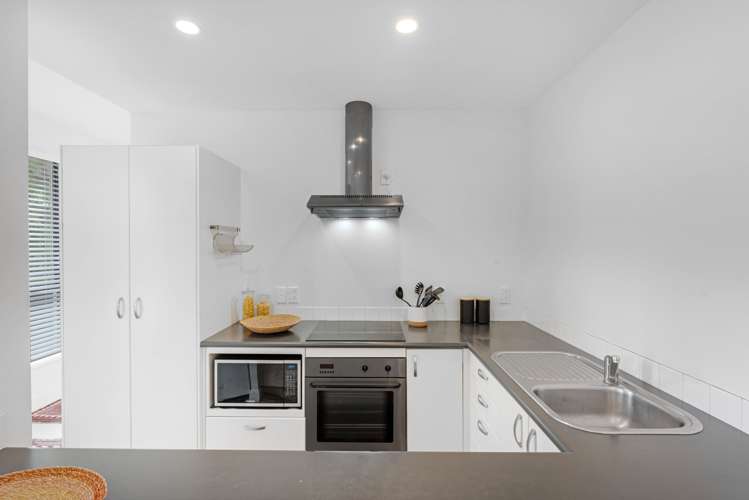 1b/5 Furneaux Way Remuera_6