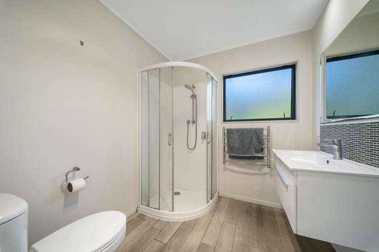 1/15 Beverly Place New Lynn_11