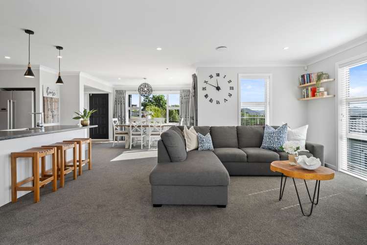 156 Endeavour Drive Whitby_12