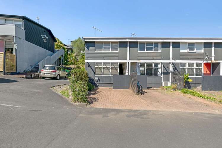 6/7 Don Croot Street Morningside_13