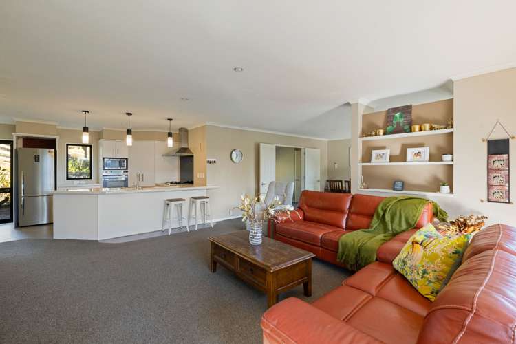 84 Highbrook Way Whatawhata_5