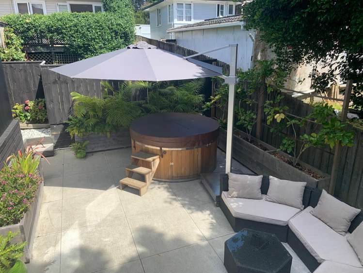 1 Woodfern Crescent Titirangi_9