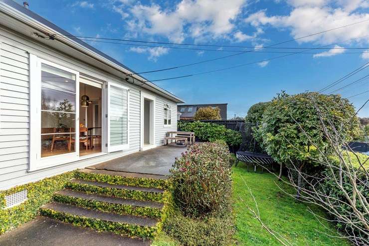 5 Kanuka Street, Point Chevalier, Auckland