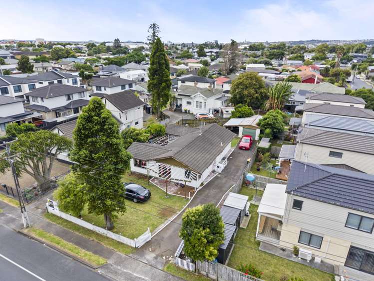 121A & 123 Russell Road Manurewa_6