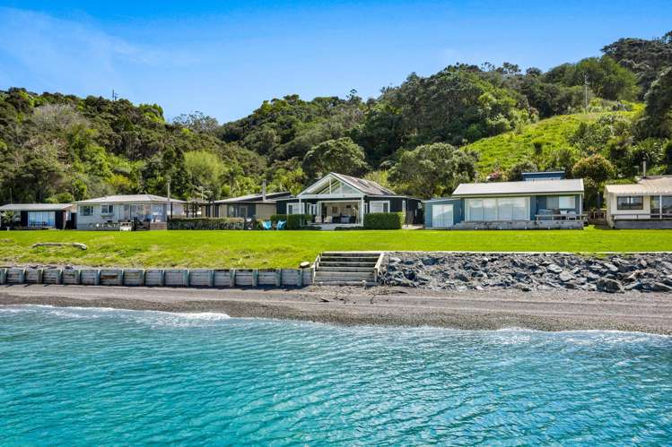 Cabin 10, 1116 Takatu Road Matakana_2