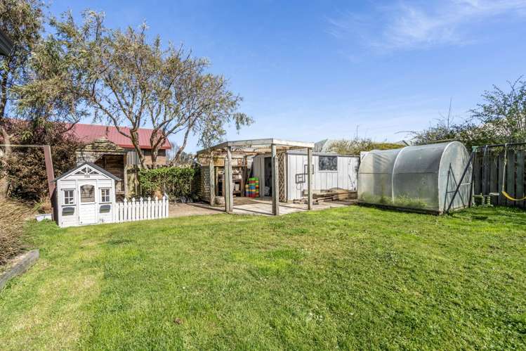 700 Queens Drive Waikiwi_19