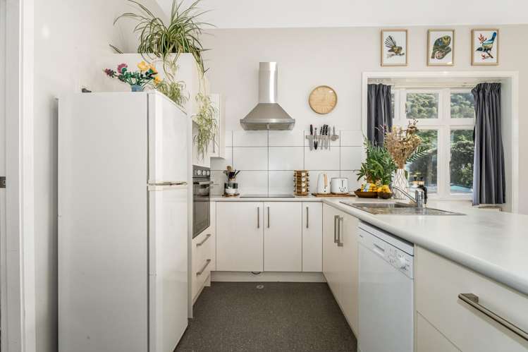 38 Rua Street Lyall Bay_16