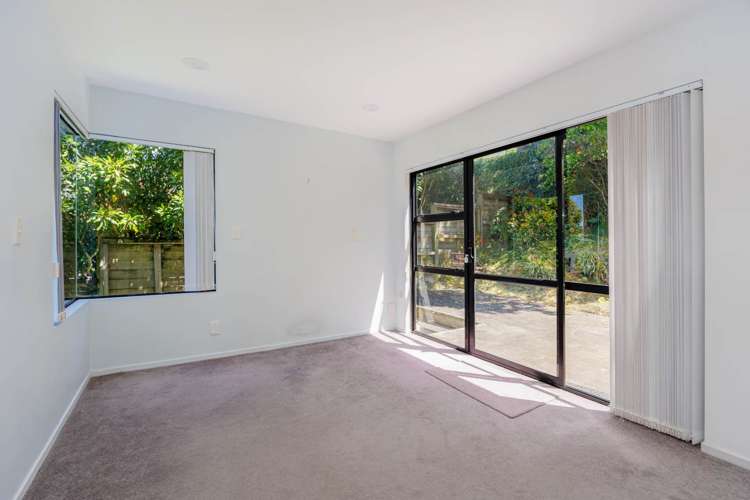 1/7 & 2/7 Calypso Place Rothesay Bay_19