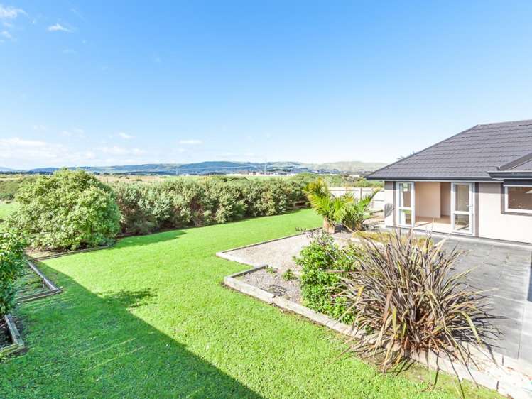 139 Pacific Drive Fitzherbert_17