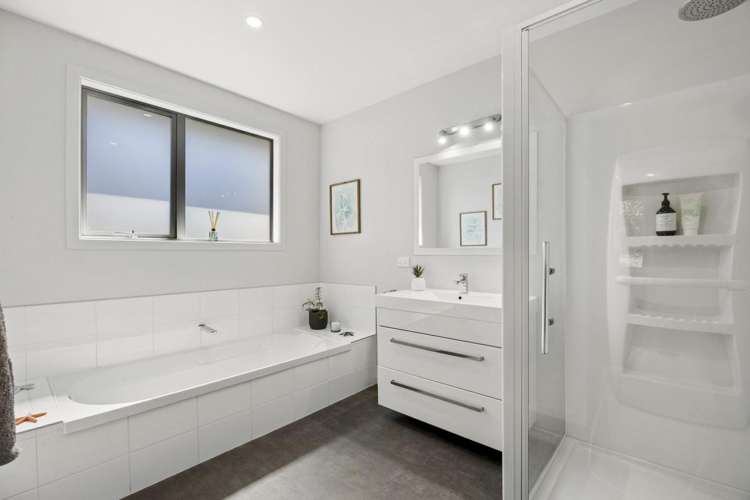 213 & 213A Tomahawk Road Andersons Bay_24