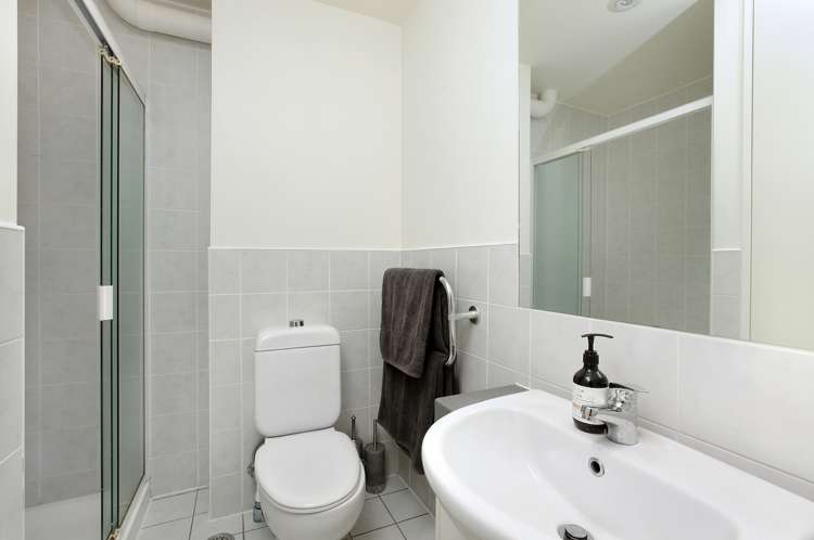 2/1a Picton Street Grey Lynn_13