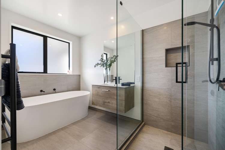 8 Plover Avenue Amberley_17