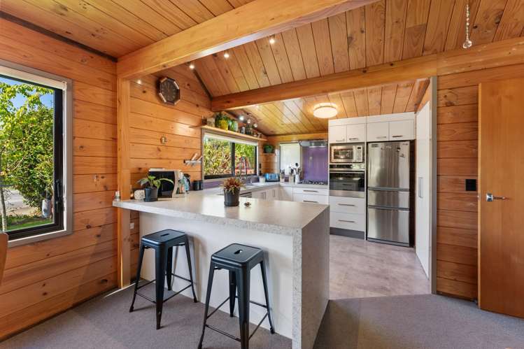 13 Knights Grove Otaki_5