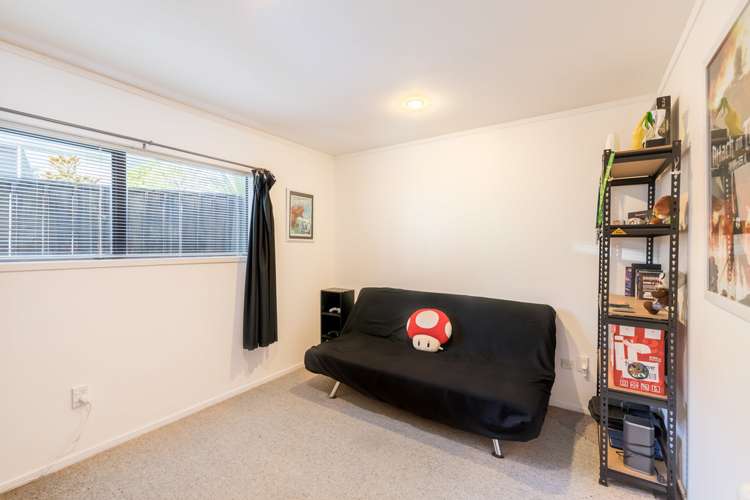 2 Daffodil Street Titirangi_14