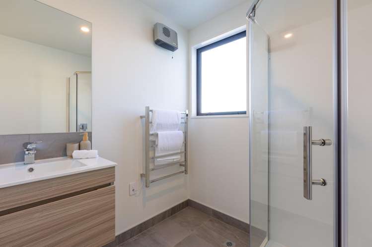 Units 1 -5/6 Ngata Place Hornby_9