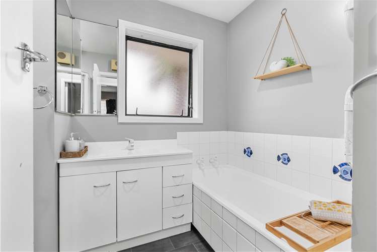 31 Oriana Crescent Hornby_12