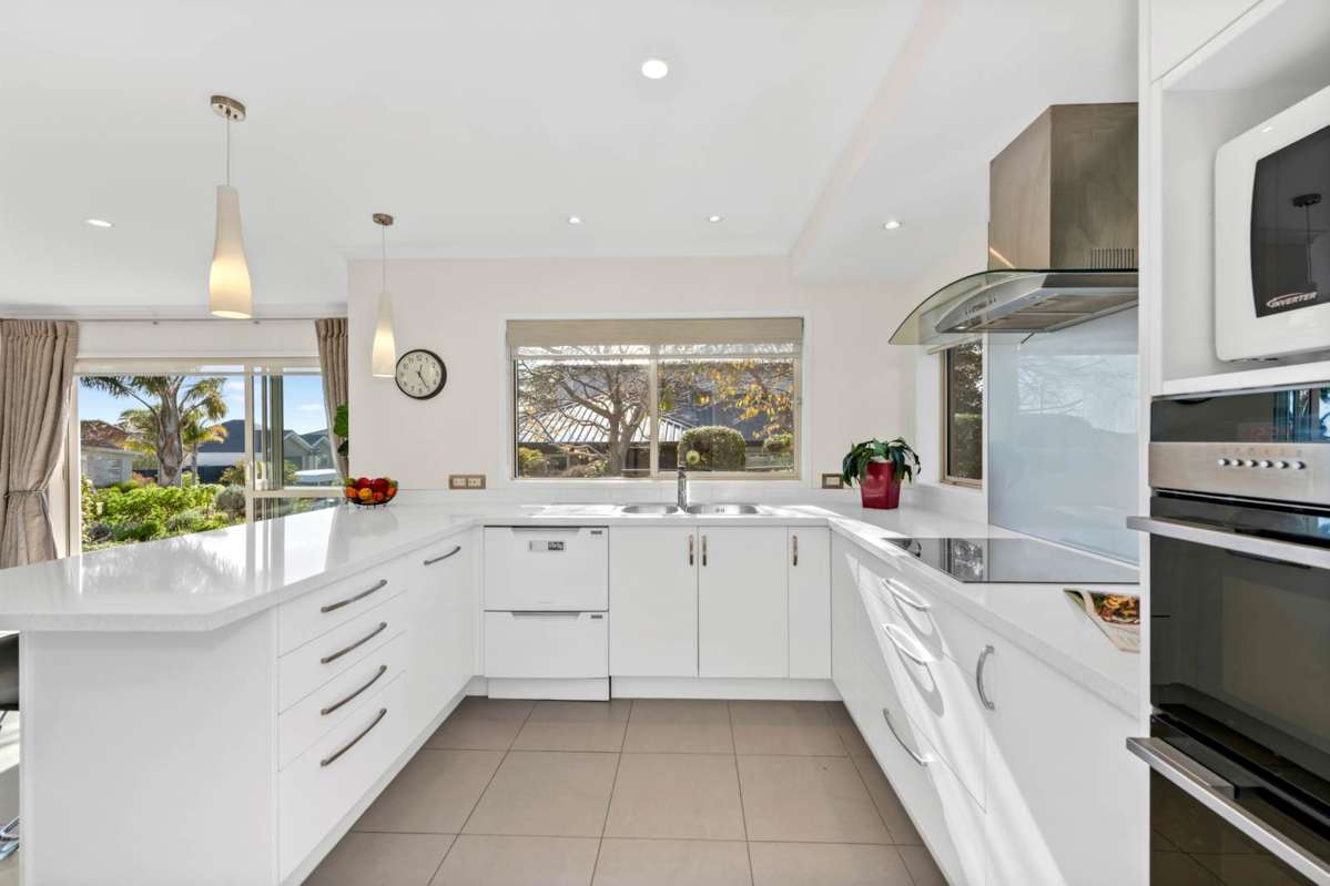 1 Defender Crescent_1