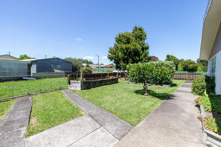 11 McClean Place Ngatea_27