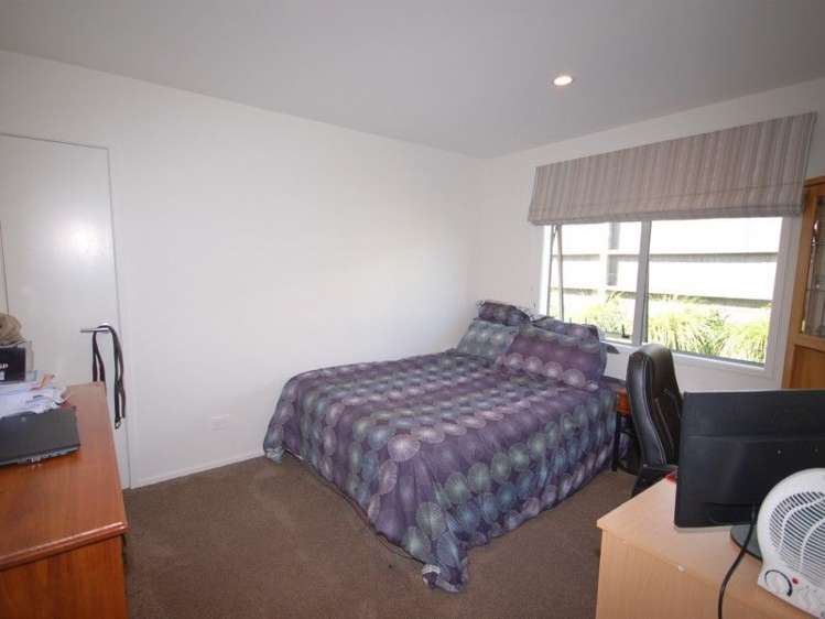 27 Magnolia Rise Waipahihi_14