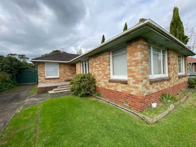Lovely home for a caring family with handy loc...