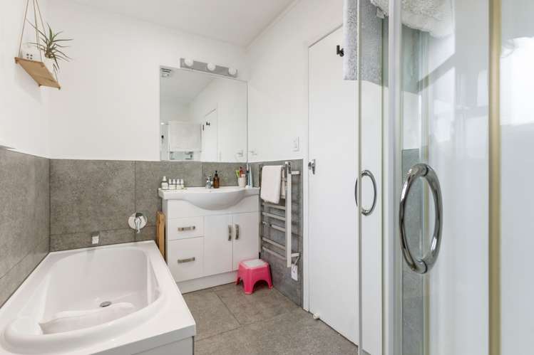 44 Kokiri Crescent Waitangirua_14