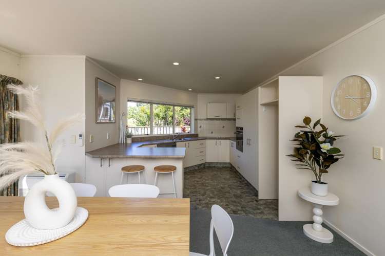 22 Kowhai Grove Raumati Beach_11