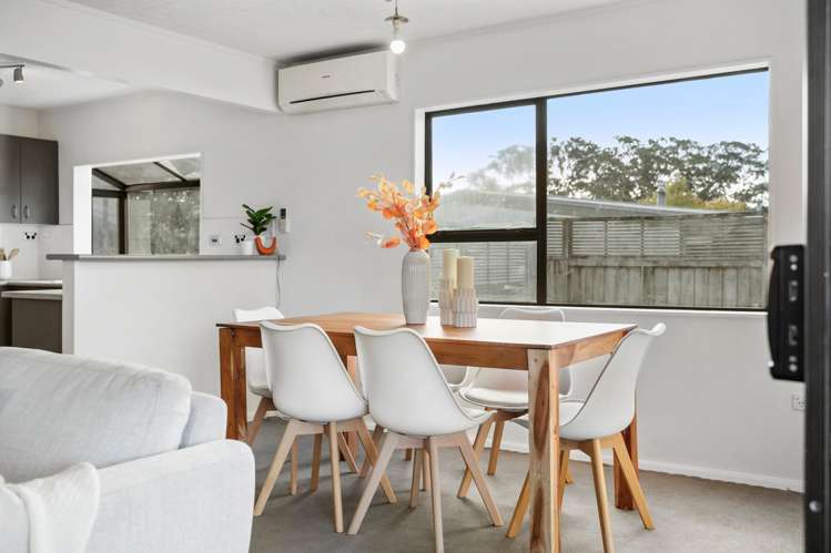 2/6 Lancaster Road Beach Haven_3