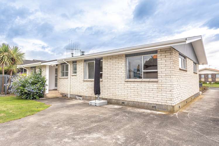 43 Exeter Crescent Springvale_16