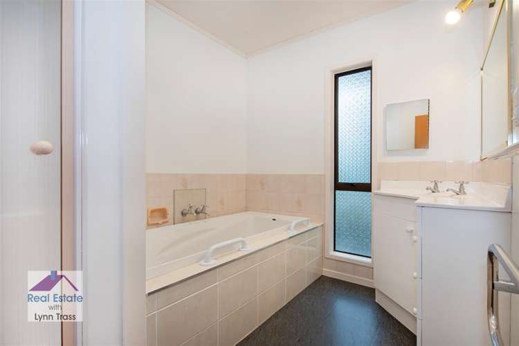 55a Crawford Crescent Kamo_13