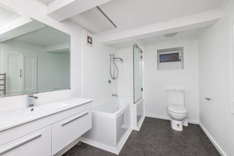 20 Kitchener Square Highfield_17