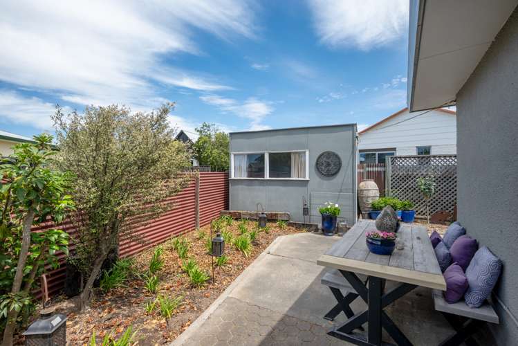 2/8 Faulkland Drive Witherlea_14