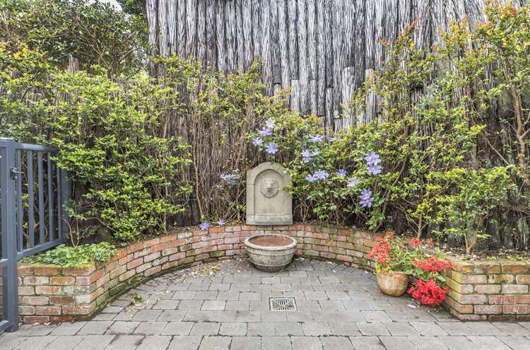 4A & 4B Whitianga View Paremata_24