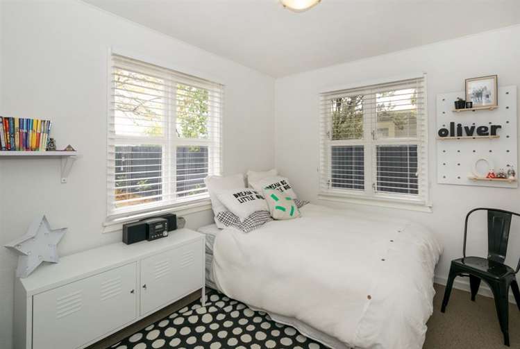 8 Edinburgh Crescent Redwoodtown_14